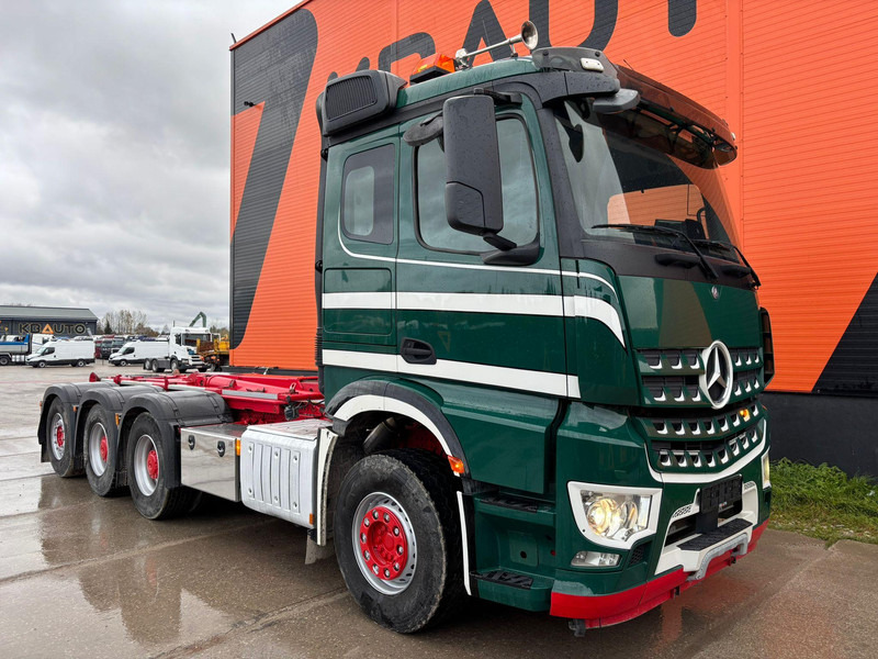 Mercedes-Benz Arocs 3251 8x4*4 JOAB L24 - 24 ton / L=5800 mm - Koukkulava kuorma-auto: kuva Mercedes-Benz Arocs 3251 8x4*4 JOAB L24 - 24 ton / L=5800 mm - Koukkulava kuorma-auto Mercedes-Benz Arocs 3251 8x4*4 JOAB L24 - 24 ton / L=5800 mm - Koukkulava kuorma-auto: kuva Mercedes-Benz Arocs 3251 8x4*4 JOAB L24 - 24 ton / L=5800 mm - Koukkulava kuorma-auto