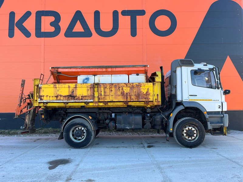 Mercedes-Benz Axor 1824 4x4 POSSIBLE TO BUY WITH SPREADER & FRONT PLOW - Kippiauto kuorma-auto: kuva Mercedes-Benz Axor 1824 4x4 POSSIBLE TO BUY WITH SPREADER & FRONT PLOW - Kippiauto kuorma-auto Mercedes-Benz Axor 1824 4x4 POSSIBLE TO BUY WITH SPREADER & FRONT PLOW - Kippiauto kuorma-auto: kuva Mercedes-Benz Axor 1824 4x4 POSSIBLE TO BUY WITH SPREADER & FRONT PLOW - Kippiauto kuorma-auto