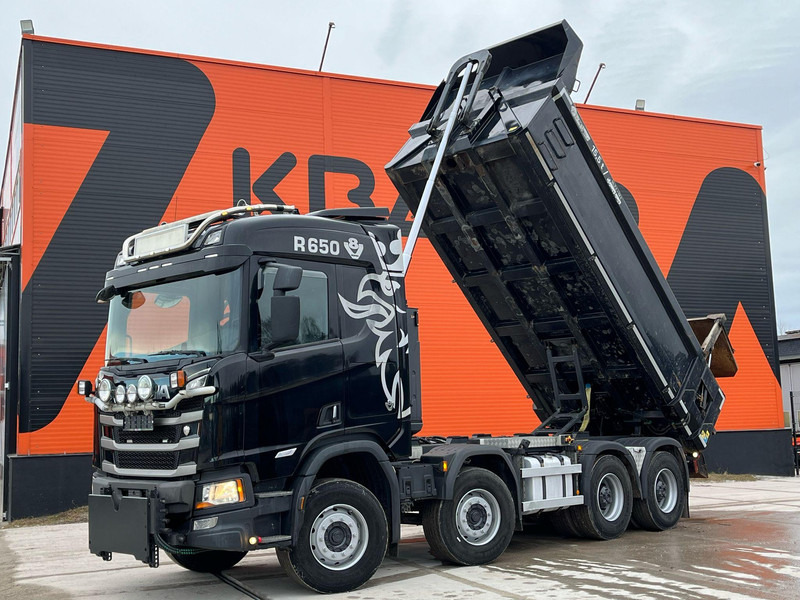 Scania R 650 8x4 FRONT PLOW EQUIPMENT / FULL STEEL / HUB REDUCTION / WEBASTO - Kippiauto kuorma-auto: kuva Scania R 650 8x4 FRONT PLOW EQUIPMENT / FULL STEEL / HUB REDUCTION / WEBASTO - Kippiauto kuorma-auto Scania R 650 8x4 FRONT PLOW EQUIPMENT / FULL STEEL / HUB REDUCTION / WEBASTO - Kippiauto kuorma-auto: kuva Scania R 650 8x4 FRONT PLOW EQUIPMENT / FULL STEEL / HUB REDUCTION / WEBASTO - Kippiauto kuorma-auto