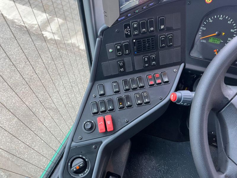 Esikaupunkien linja Setra S 417 UL 6x2*4 57 SEATS / AC / AUXILIARY HEATER / WHEELCHAIR LIFT: kuva Esikaupunkien linja Setra S 417 UL 6x2*4 57 SEATS / AC / AUXILIARY HEATER / WHEELCHAIR LIFT