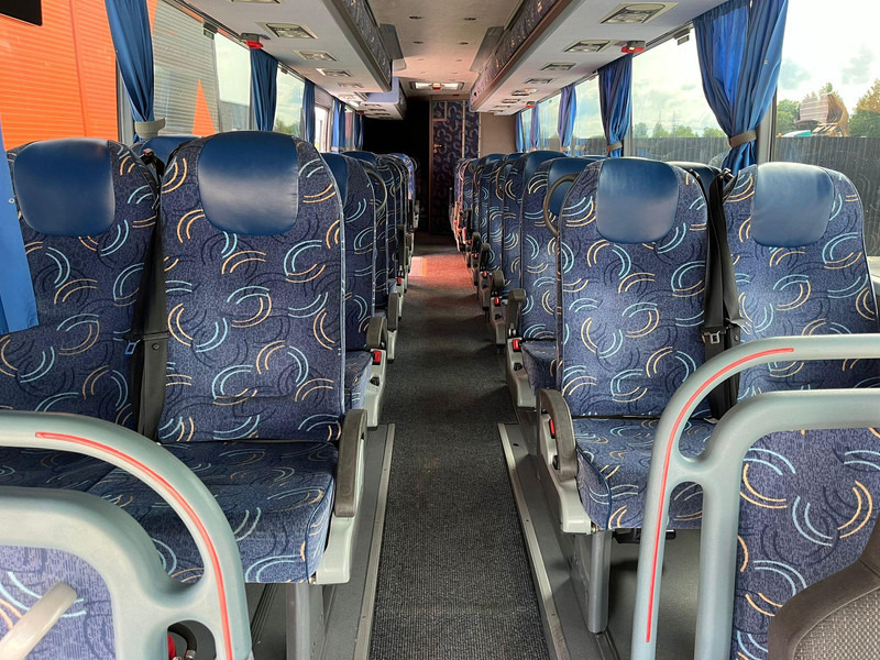 Turistibussi Van Hool Scania K 400 T 9 6x2*4 WC / AC / WEBASTO / FRIDGE / LUGGAGE BOX WITH LIFT / WHEELCHAIR LIFT: kuva Turistibussi Van Hool Scania K 400 T 9 6x2*4 WC / AC / WEBASTO / FRIDGE / LUGGAGE BOX WITH LIFT / WHEELCHAIR LIFT