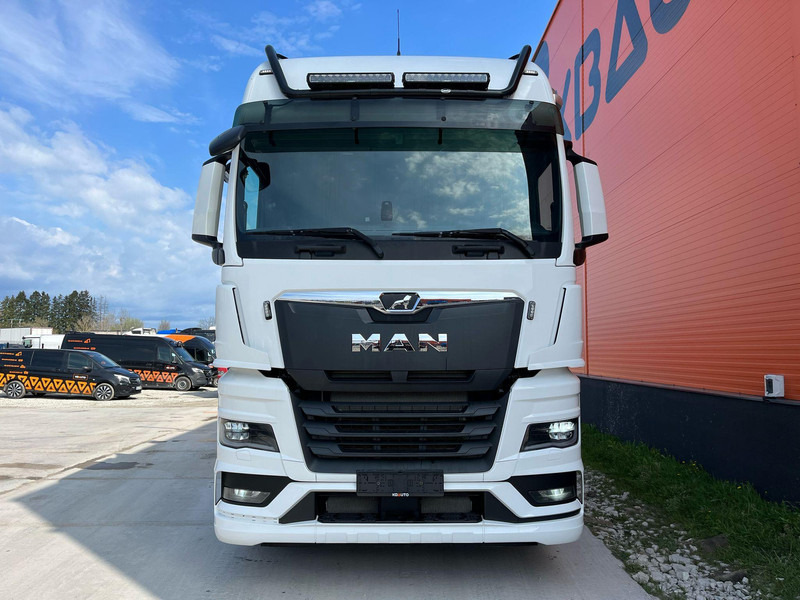 MAN TGX 28.580 6x2 TWIN BED GX CAB / INTARDER / HYDRAULICS / DOUBLE BOGIE - Vetopöytäauto: kuva MAN TGX 28.580 6x2 TWIN BED GX CAB / INTARDER / HYDRAULICS / DOUBLE BOGIE - Vetopöytäauto MAN TGX 28.580 6x2 TWIN BED GX CAB / INTARDER / HYDRAULICS / DOUBLE BOGIE - Vetopöytäauto: kuva MAN TGX 28.580 6x2 TWIN BED GX CAB / INTARDER / HYDRAULICS / DOUBLE BOGIE - Vetopöytäauto