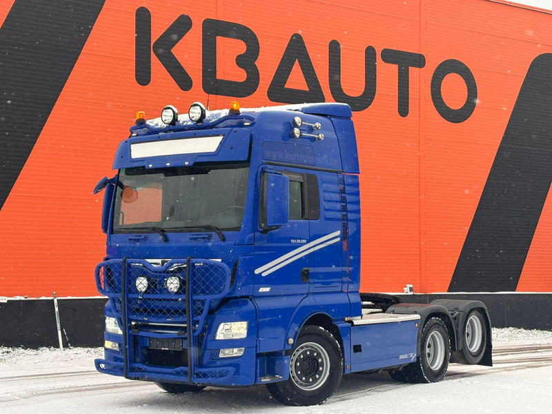 MAN TGX 28.580 6x2 XXL CAB / INTARDER / DOUBLE BOGIE - Vetopöytäauto: kuva MAN TGX 28.580 6x2 XXL CAB / INTARDER / DOUBLE BOGIE - Vetopöytäauto MAN TGX 28.580 6x2 XXL CAB / INTARDER / DOUBLE BOGIE - Vetopöytäauto: kuva MAN TGX 28.580 6x2 XXL CAB / INTARDER / DOUBLE BOGIE - Vetopöytäauto
