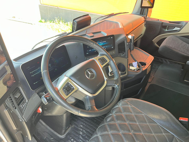 Vetopöytäauto Mercedes-Benz Actros 2563 6x2 BIG SPACE / RETARDER: kuva Vetopöytäauto Mercedes-Benz Actros 2563 6x2 BIG SPACE / RETARDER Vetopöytäauto Mercedes-Benz Actros 2563 6x2 BIG SPACE / RETARDER: kuva Vetopöytäauto Mercedes-Benz Actros 2563 6x2 BIG SPACE / RETARDER