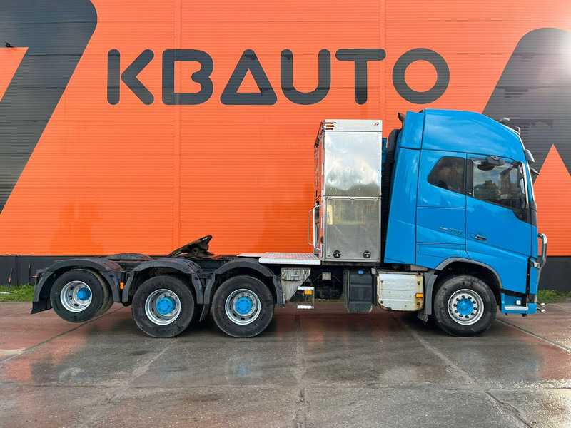 Volvo FH 16 750 8x4 GCW 130 ton / GLOBE XL / HYDRAULICS / BIG AXLES - Vetopöytäauto: kuva Volvo FH 16 750 8x4 GCW 130 ton / GLOBE XL / HYDRAULICS / BIG AXLES - Vetopöytäauto Volvo FH 16 750 8x4 GCW 130 ton / GLOBE XL / HYDRAULICS / BIG AXLES - Vetopöytäauto: kuva Volvo FH 16 750 8x4 GCW 130 ton / GLOBE XL / HYDRAULICS / BIG AXLES - Vetopöytäauto