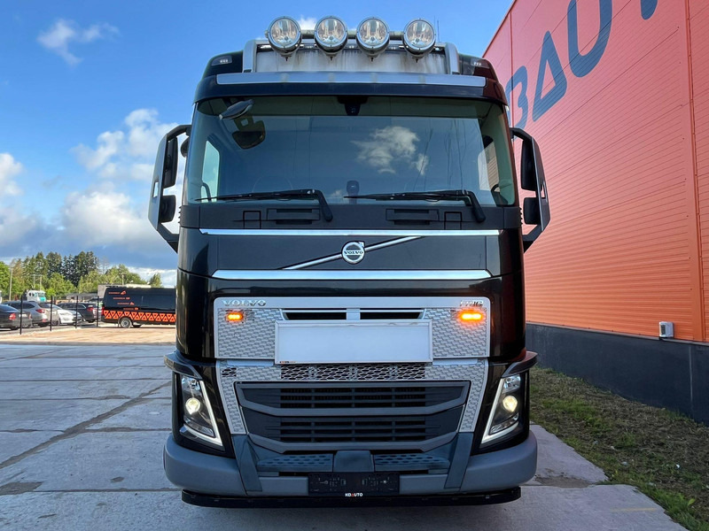 Volvo FH 16 750 8x4 GCW 90 ton / DOLLY / RETARDER - Vetopöytäauto: kuva Volvo FH 16 750 8x4 GCW 90 ton / DOLLY / RETARDER - Vetopöytäauto Volvo FH 16 750 8x4 GCW 90 ton / DOLLY / RETARDER - Vetopöytäauto: kuva Volvo FH 16 750 8x4 GCW 90 ton / DOLLY / RETARDER - Vetopöytäauto