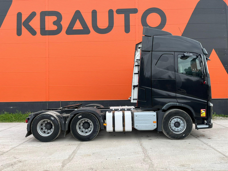 Volvo FH 500 6x4 TANDEM AXLE LIFT - Vetopöytäauto: kuva Volvo FH 500 6x4 TANDEM AXLE LIFT - Vetopöytäauto Volvo FH 500 6x4 TANDEM AXLE LIFT - Vetopöytäauto: kuva Volvo FH 500 6x4 TANDEM AXLE LIFT - Vetopöytäauto