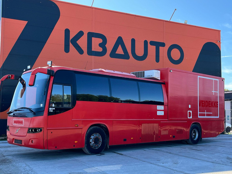 Volvo B 12 M 4x2 13 SEATS / AC / AUXILIARY HEATING / WC / KITCHEN - Esikaupunkien linja: kuva Volvo B 12 M 4x2 13 SEATS / AC / AUXILIARY HEATING / WC / KITCHEN - Esikaupunkien linja Volvo B 12 M 4x2 13 SEATS / AC / AUXILIARY HEATING / WC / KITCHEN - Esikaupunkien linja: kuva Volvo B 12 M 4x2 13 SEATS / AC / AUXILIARY HEATING / WC / KITCHEN - Esikaupunkien linja