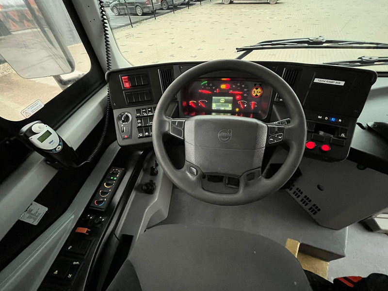 Linja-auto Volvo B8RLE 8900 6x2 AC / AUXILIARY HEATER / WHEELCHAIR RAMP: kuva Linja-auto Volvo B8RLE 8900 6x2 AC / AUXILIARY HEATER / WHEELCHAIR RAMP