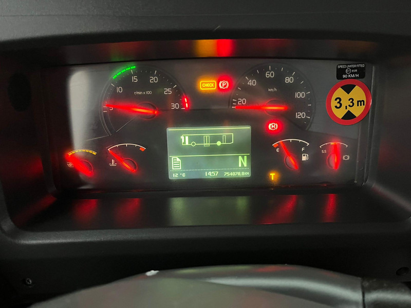 Linja-auto Volvo B8RLE 8900 6x2 AC / AUXILIARY HEATER / WHEELCHAIR RAMP: kuva Linja-auto Volvo B8RLE 8900 6x2 AC / AUXILIARY HEATER / WHEELCHAIR RAMP