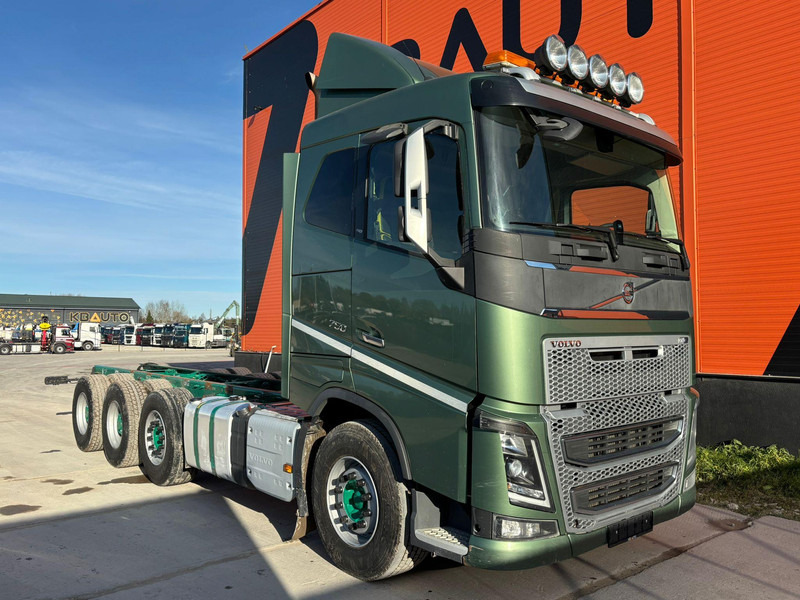 Volvo FH 16 750 8x4/4 PTO / CHASSIS L=7617 mm - Kuorma-auto alusta: kuva Volvo FH 16 750 8x4/4 PTO / CHASSIS L=7617 mm - Kuorma-auto alusta Volvo FH 16 750 8x4/4 PTO / CHASSIS L=7617 mm - Kuorma-auto alusta: kuva Volvo FH 16 750 8x4/4 PTO / CHASSIS L=7617 mm - Kuorma-auto alusta