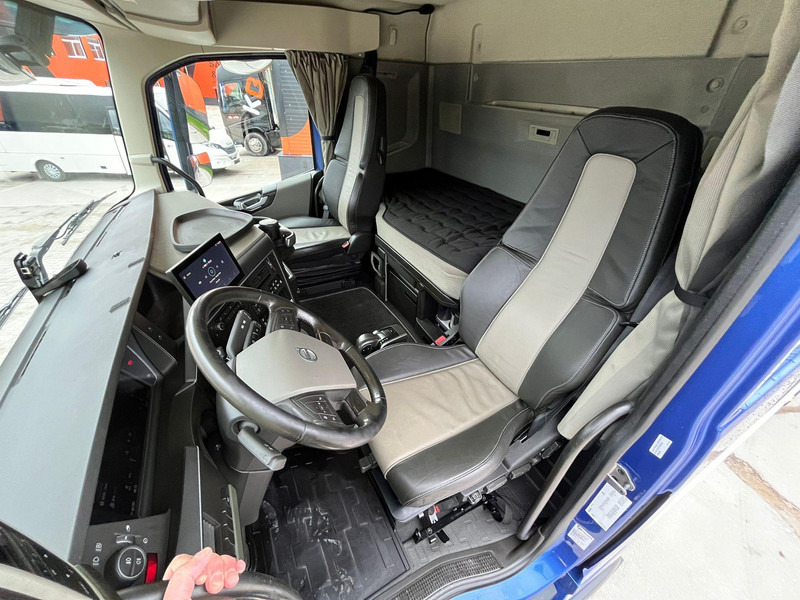 Leasing Volvo FH 500 8x4*4 GLOBE XL / RETARDER / CHASSIS L=7589 mm Volvo FH 500 8x4*4 GLOBE XL / RETARDER / CHASSIS L=7589 mm: kuva Leasing Volvo FH 500 8x4*4 GLOBE XL / RETARDER / CHASSIS L=7589 mm Volvo FH 500 8x4*4 GLOBE XL / RETARDER / CHASSIS L=7589 mm Leasing Volvo FH 500 8x4*4 GLOBE XL / RETARDER / CHASSIS L=7589 mm Volvo FH 500 8x4*4 GLOBE XL / RETARDER / CHASSIS L=7589 mm: kuva Leasing Volvo FH 500 8x4*4 GLOBE XL / RETARDER / CHASSIS L=7589 mm Volvo FH 500 8x4*4 GLOBE XL / RETARDER / CHASSIS L=7589 mm