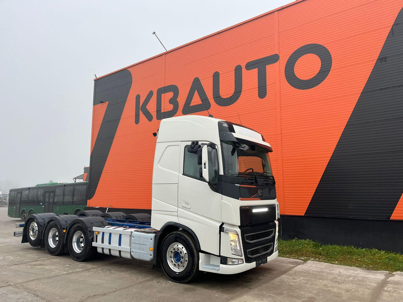 Volvo FH 540 8x4*4 CHASSIS L=7137 mm - Kuorma-auto alusta: kuva Volvo FH 540 8x4*4 CHASSIS L=7137 mm - Kuorma-auto alusta Volvo FH 540 8x4*4 CHASSIS L=7137 mm - Kuorma-auto alusta: kuva Volvo FH 540 8x4*4 CHASSIS L=7137 mm - Kuorma-auto alusta