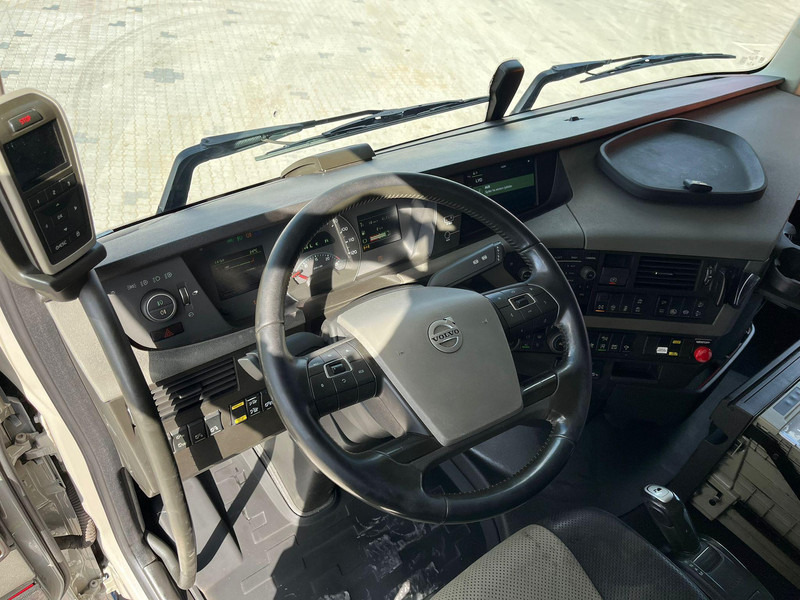 Kippiauto kuorma-auto Volvo FH 540 8x4 HYDRAULIC TENT / RETARDER / TANDEM AXLE LIFT: kuva Kippiauto kuorma-auto Volvo FH 540 8x4 HYDRAULIC TENT / RETARDER / TANDEM AXLE LIFT