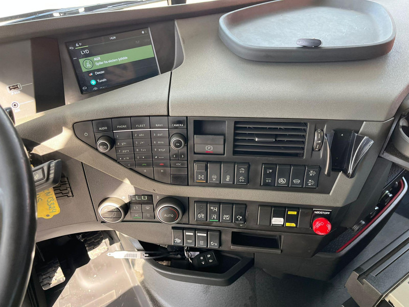 Kippiauto kuorma-auto Volvo FH 540 8x4 HYDRAULIC TENT / RETARDER / TANDEM AXLE LIFT: kuva Kippiauto kuorma-auto Volvo FH 540 8x4 HYDRAULIC TENT / RETARDER / TANDEM AXLE LIFT