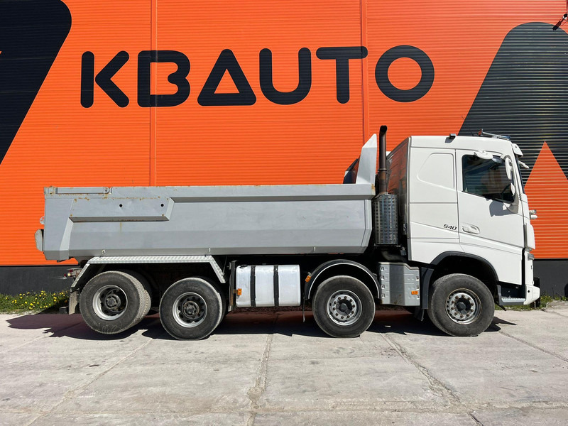 Volvo FH 540 8x4 RETARDER / TANDEM AXLE LIFT / BIG AXLES / BOX L=5704 mm - Kippiauto kuorma-auto: kuva Volvo FH 540 8x4 RETARDER / TANDEM AXLE LIFT / BIG AXLES / BOX L=5704 mm - Kippiauto kuorma-auto Volvo FH 540 8x4 RETARDER / TANDEM AXLE LIFT / BIG AXLES / BOX L=5704 mm - Kippiauto kuorma-auto: kuva Volvo FH 540 8x4 RETARDER / TANDEM AXLE LIFT / BIG AXLES / BOX L=5704 mm - Kippiauto kuorma-auto