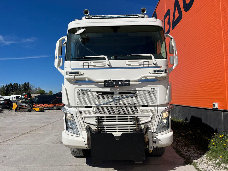 Volvo FH 540 8x4 RETARDER / TANDEM AXLE LIFT / BIG AXLES / BOX L=5704 mm - Kippiauto kuorma-auto: kuva Volvo FH 540 8x4 RETARDER / TANDEM AXLE LIFT / BIG AXLES / BOX L=5704 mm - Kippiauto kuorma-auto Volvo FH 540 8x4 RETARDER / TANDEM AXLE LIFT / BIG AXLES / BOX L=5704 mm - Kippiauto kuorma-auto: kuva Volvo FH 540 8x4 RETARDER / TANDEM AXLE LIFT / BIG AXLES / BOX L=5704 mm - Kippiauto kuorma-auto