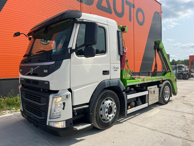 Volvo FM 330 4x2 JOAB TL 8 AO C - Nostovarsi-vaihtolavakuorma kuorma-auto: kuva Volvo FM 330 4x2 JOAB TL 8 AO C - Nostovarsi-vaihtolavakuorma kuorma-auto Volvo FM 330 4x2 JOAB TL 8 AO C - Nostovarsi-vaihtolavakuorma kuorma-auto: kuva Volvo FM 330 4x2 JOAB TL 8 AO C - Nostovarsi-vaihtolavakuorma kuorma-auto