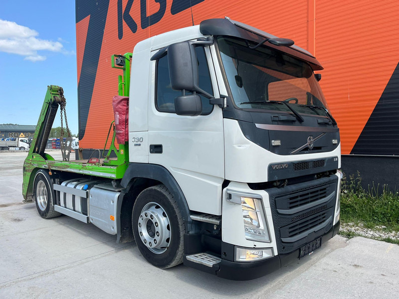 Volvo FM 330 4x2 JOAB TL 8 AO C - Nostovarsi-vaihtolavakuorma kuorma-auto: kuva Volvo FM 330 4x2 JOAB TL 8 AO C - Nostovarsi-vaihtolavakuorma kuorma-auto Volvo FM 330 4x2 JOAB TL 8 AO C - Nostovarsi-vaihtolavakuorma kuorma-auto: kuva Volvo FM 330 4x2 JOAB TL 8 AO C - Nostovarsi-vaihtolavakuorma kuorma-auto