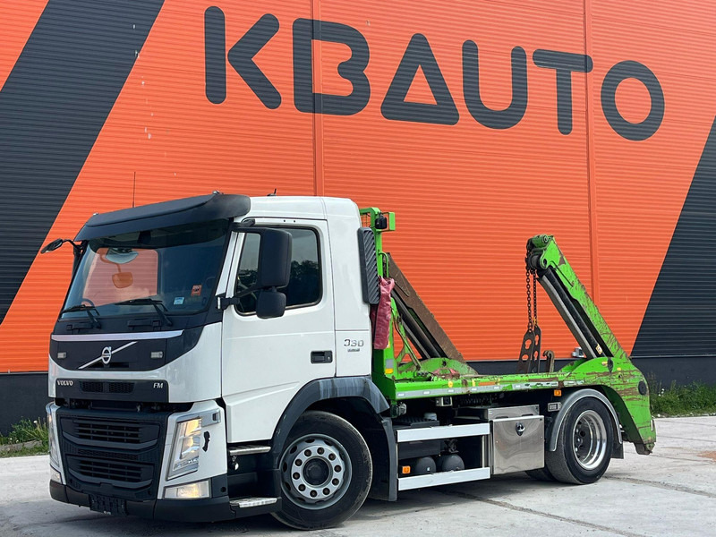 Volvo FM 330 4x2 JOAB TL 8 AO C - Nostovarsi-vaihtolavakuorma kuorma-auto: kuva Volvo FM 330 4x2 JOAB TL 8 AO C - Nostovarsi-vaihtolavakuorma kuorma-auto Volvo FM 330 4x2 JOAB TL 8 AO C - Nostovarsi-vaihtolavakuorma kuorma-auto: kuva Volvo FM 330 4x2 JOAB TL 8 AO C - Nostovarsi-vaihtolavakuorma kuorma-auto