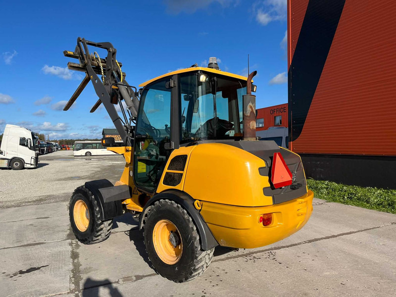 Pyöräkuormaaja Volvo L 25 F BUCKET & FORKS: kuva Pyöräkuormaaja Volvo L 25 F BUCKET & FORKS