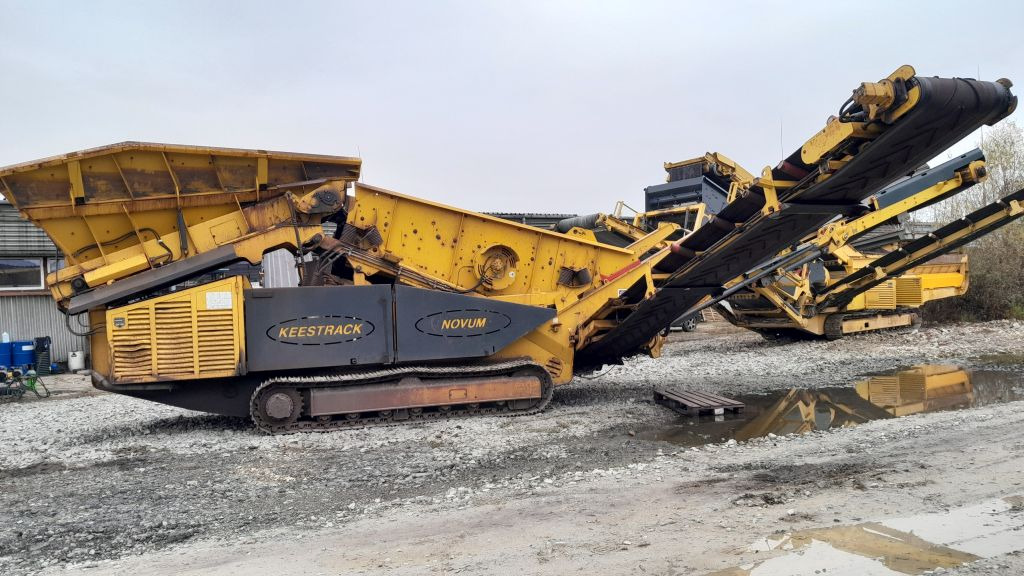 KEESTRACK Novum 4215 - Seula: kuva KEESTRACK Novum 4215 - Seula KEESTRACK Novum 4215 - Seula: kuva KEESTRACK Novum 4215 - Seula