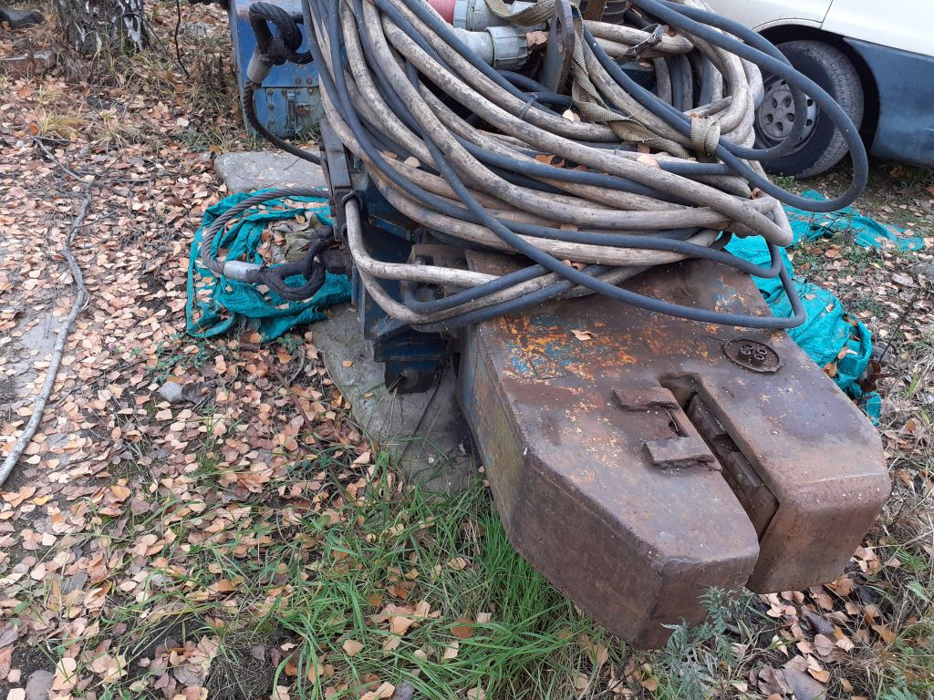 Wibromłot elektryczny TOMEN VM2-2000 do larsenów - Lisälaitteet - Rakennuskoneet: kuva Wibromłot elektryczny TOMEN VM2-2000 do larsenów - Lisälaitteet - Rakennuskoneet Wibromłot elektryczny TOMEN VM2-2000 do larsenów - Lisälaitteet - Rakennuskoneet: kuva Wibromłot elektryczny TOMEN VM2-2000 do larsenów - Lisälaitteet - Rakennuskoneet