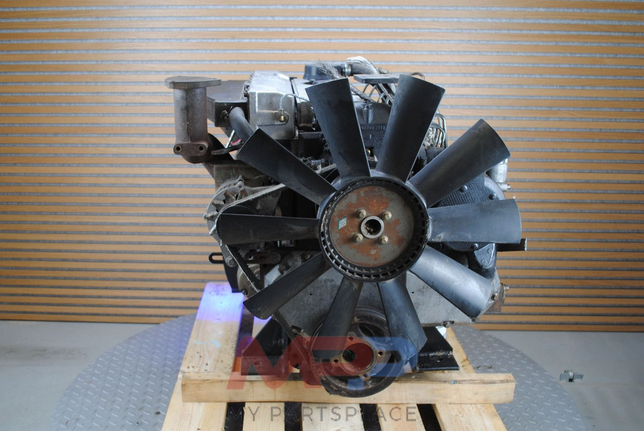Perkins Perkins 1004 turbo AA-AB 1004.4 - Moottori: kuva Perkins Perkins 1004 turbo AA-AB 1004.4 - Moottori Perkins Perkins 1004 turbo AA-AB 1004.4 - Moottori: kuva Perkins Perkins 1004 turbo AA-AB 1004.4 - Moottori
