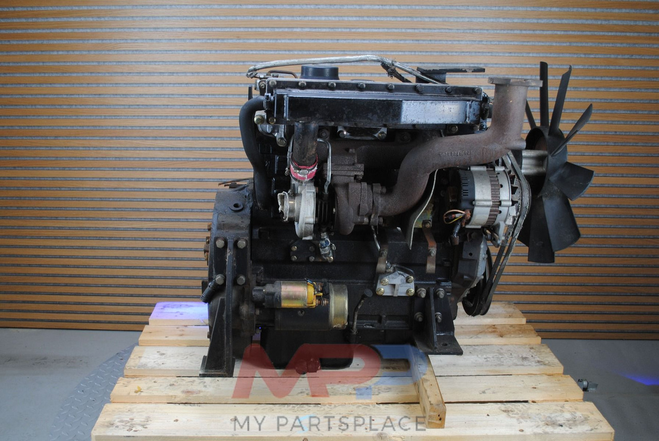Perkins Perkins 1004 turbo AA-AB 1004.4 - Moottori: kuva Perkins Perkins 1004 turbo AA-AB 1004.4 - Moottori Perkins Perkins 1004 turbo AA-AB 1004.4 - Moottori: kuva Perkins Perkins 1004 turbo AA-AB 1004.4 - Moottori