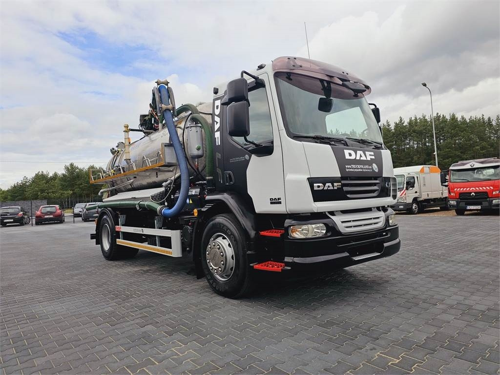 DAF WUKO SCK-4HW for collecting waste liquid separator - Puhtaanpitoauto: kuva DAF WUKO SCK-4HW for collecting waste liquid separator - Puhtaanpitoauto DAF WUKO SCK-4HW for collecting waste liquid separator - Puhtaanpitoauto: kuva DAF WUKO SCK-4HW for collecting waste liquid separator - Puhtaanpitoauto