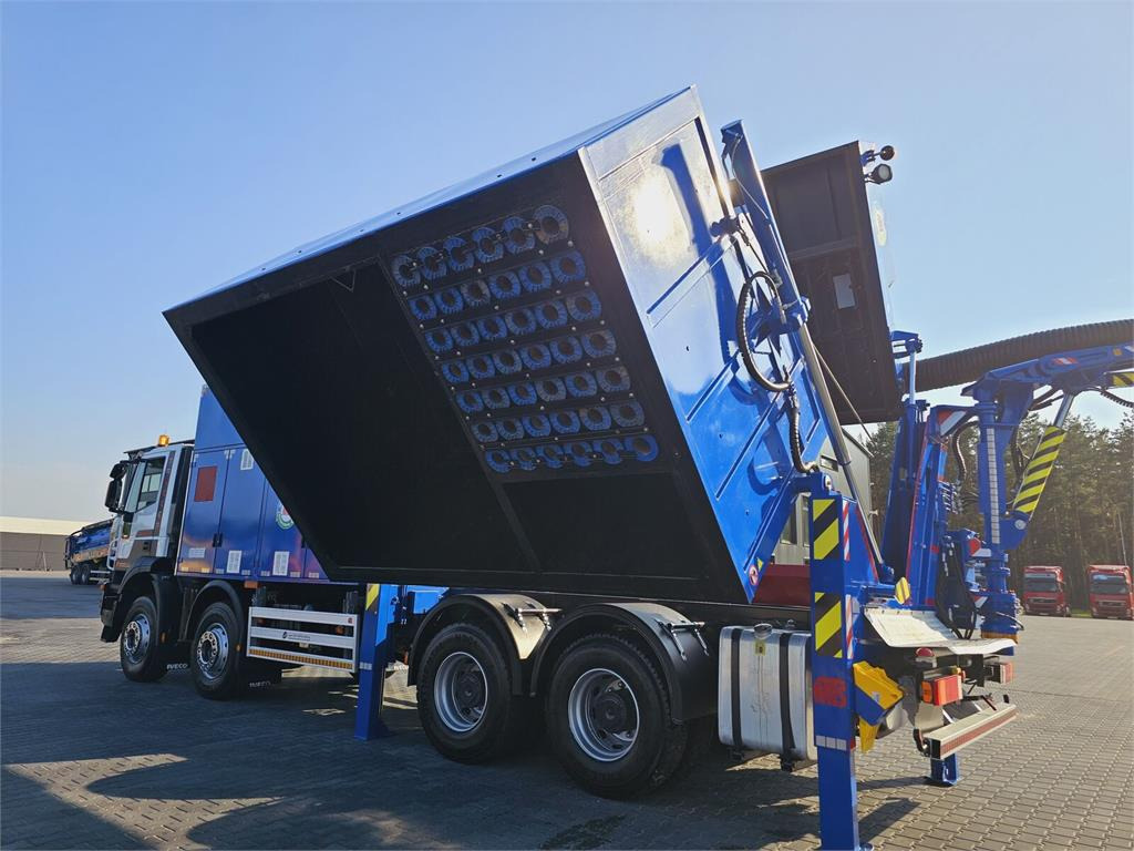 Puhtaanpitoauto Iveco Saugbagger vacuum cleaner excavator sucking loos: kuva Puhtaanpitoauto Iveco Saugbagger vacuum cleaner excavator sucking loos Puhtaanpitoauto Iveco Saugbagger vacuum cleaner excavator sucking loos: kuva Puhtaanpitoauto Iveco Saugbagger vacuum cleaner excavator sucking loos