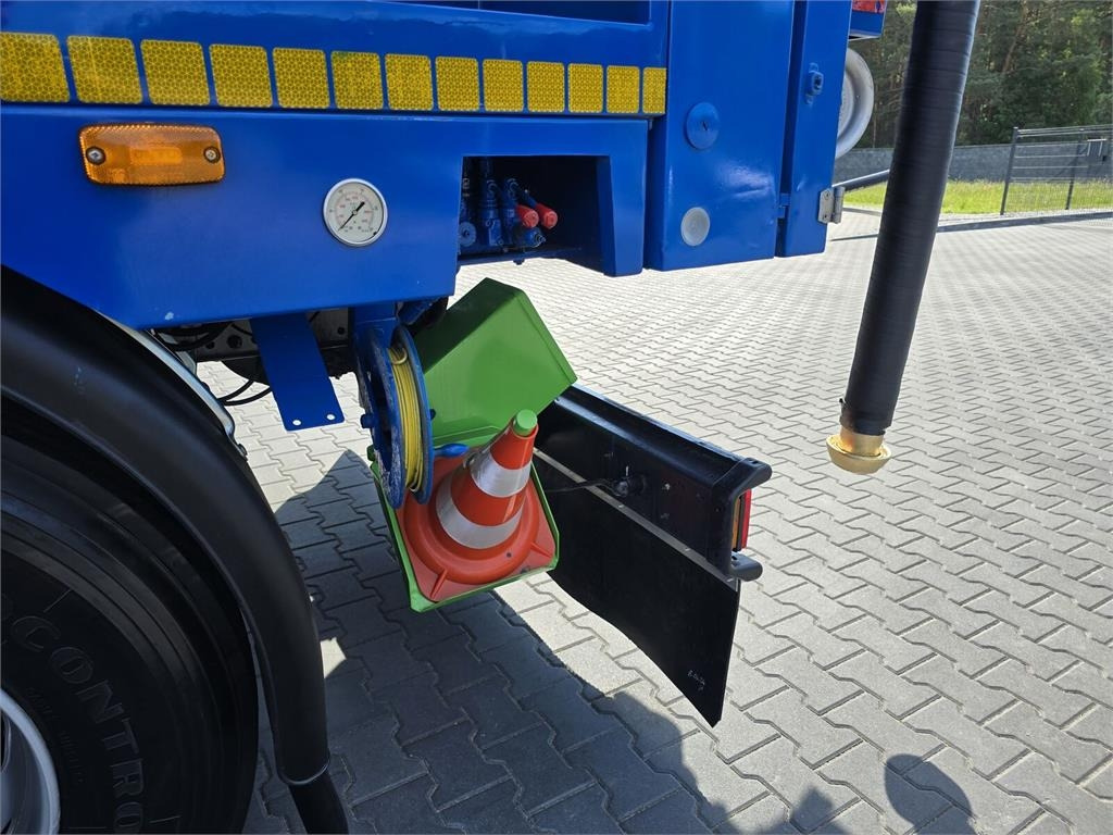 Puhtaanpitoauto Iveco WUKO MULLER KOMBI FOR CHANNEL CLEANING: kuva Puhtaanpitoauto Iveco WUKO MULLER KOMBI FOR CHANNEL CLEANING Puhtaanpitoauto Iveco WUKO MULLER KOMBI FOR CHANNEL CLEANING: kuva Puhtaanpitoauto Iveco WUKO MULLER KOMBI FOR CHANNEL CLEANING