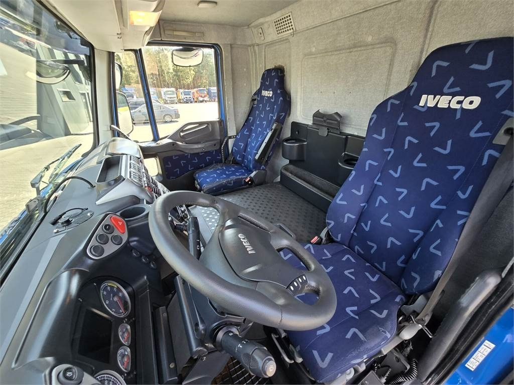 Puhtaanpitoauto Iveco WUKO MULLER KOMBI FOR CHANNEL CLEANING: kuva Puhtaanpitoauto Iveco WUKO MULLER KOMBI FOR CHANNEL CLEANING Puhtaanpitoauto Iveco WUKO MULLER KOMBI FOR CHANNEL CLEANING: kuva Puhtaanpitoauto Iveco WUKO MULLER KOMBI FOR CHANNEL CLEANING