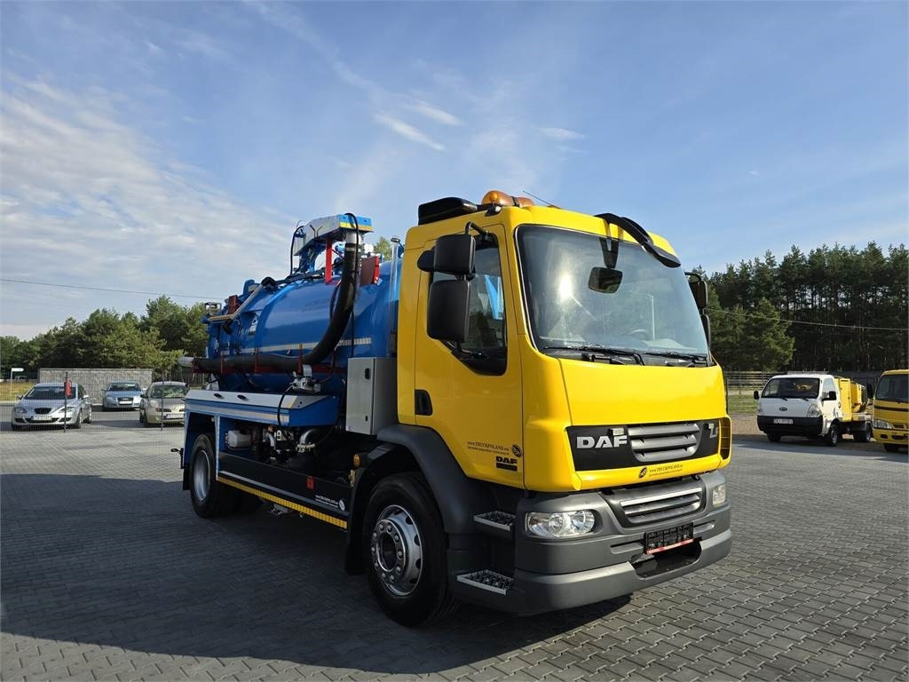 DAF WHALE 2012 WUKO for the collection of liquid waste - Kunnallis-/ Erikoisajoneuvot: kuva DAF WHALE 2012 WUKO for the collection of liquid waste - Kunnallis-/ Erikoisajoneuvot DAF WHALE 2012 WUKO for the collection of liquid waste - Kunnallis-/ Erikoisajoneuvot: kuva DAF WHALE 2012 WUKO for the collection of liquid waste - Kunnallis-/ Erikoisajoneuvot