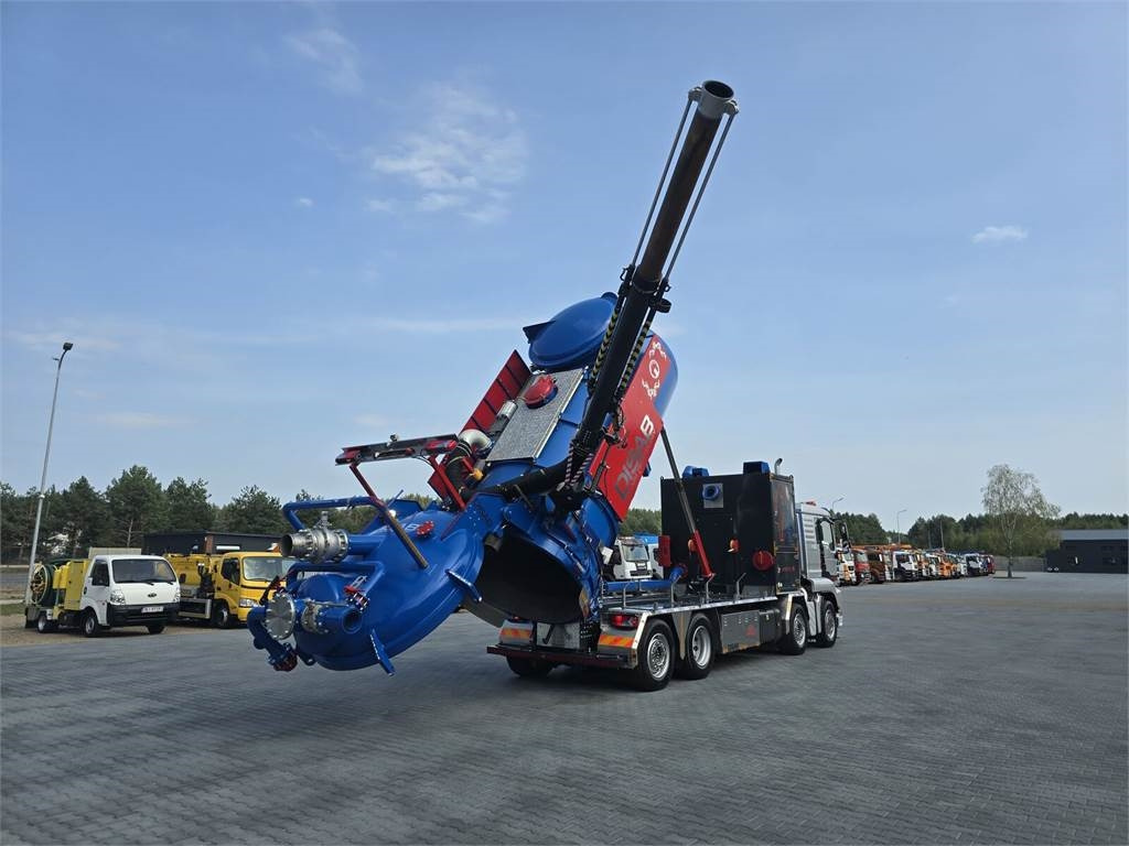 MAN Disab Centurion P210/9 ADR Vacuum suction-blowing - Puhtaanpitoauto: kuva MAN Disab Centurion P210/9 ADR Vacuum suction-blowing - Puhtaanpitoauto MAN Disab Centurion P210/9 ADR Vacuum suction-blowing - Puhtaanpitoauto: kuva MAN Disab Centurion P210/9 ADR Vacuum suction-blowing - Puhtaanpitoauto