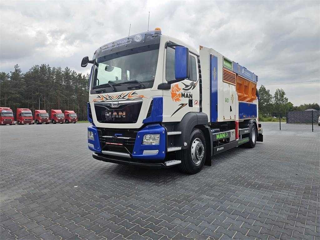 MAN RSP ESE 18/4-KM Saugbagger vacuum cleaner excavato - Kaivuri: kuva MAN RSP ESE 18/4-KM Saugbagger vacuum cleaner excavato - Kaivuri MAN RSP ESE 18/4-KM Saugbagger vacuum cleaner excavato - Kaivuri: kuva MAN RSP ESE 18/4-KM Saugbagger vacuum cleaner excavato - Kaivuri