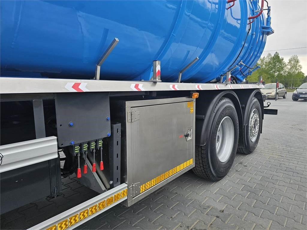 Scania Disab Centurion P210/8 Vacuum suction loader - Puhtaanpitoauto: kuva Scania Disab Centurion P210/8 Vacuum suction loader - Puhtaanpitoauto Scania Disab Centurion P210/8 Vacuum suction loader - Puhtaanpitoauto: kuva Scania Disab Centurion P210/8 Vacuum suction loader - Puhtaanpitoauto
