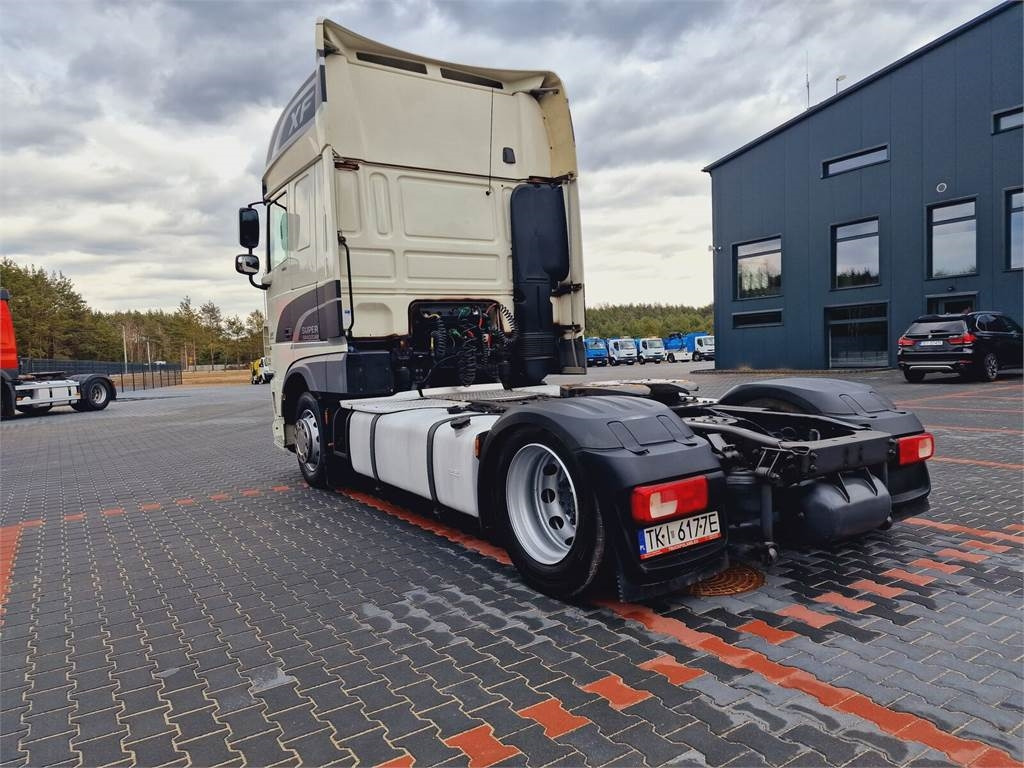 DAF XF 106 460 - Vetopöytäauto: kuva DAF XF 106 460 - Vetopöytäauto DAF XF 106 460 - Vetopöytäauto: kuva DAF XF 106 460 - Vetopöytäauto