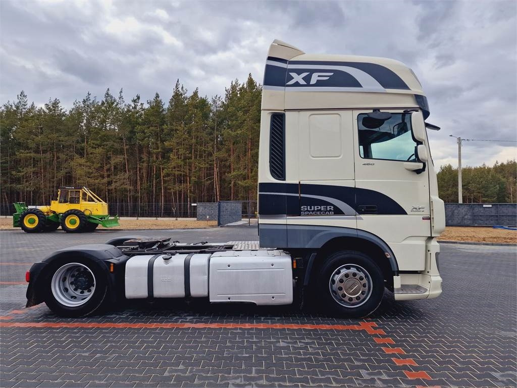 DAF XF 106 460 - Vetopöytäauto: kuva DAF XF 106 460 - Vetopöytäauto DAF XF 106 460 - Vetopöytäauto: kuva DAF XF 106 460 - Vetopöytäauto