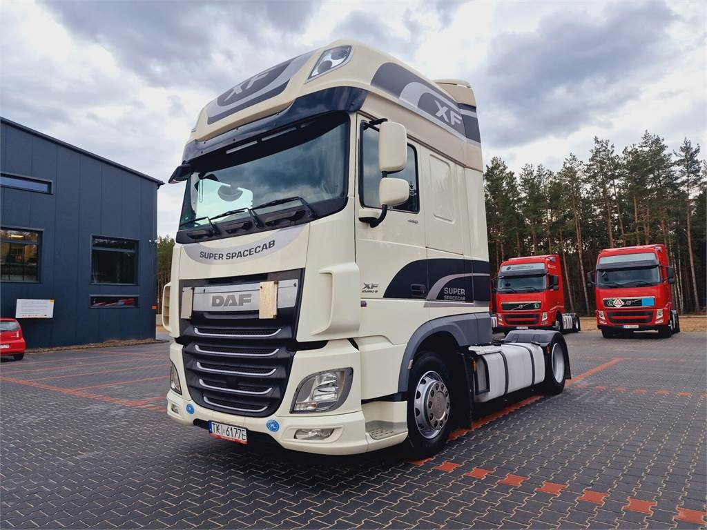 DAF XF 106 460 - Vetopöytäauto: kuva DAF XF 106 460 - Vetopöytäauto DAF XF 106 460 - Vetopöytäauto: kuva DAF XF 106 460 - Vetopöytäauto
