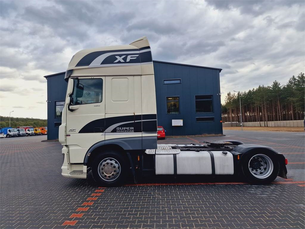 DAF XF 106 460 - Vetopöytäauto: kuva DAF XF 106 460 - Vetopöytäauto DAF XF 106 460 - Vetopöytäauto: kuva DAF XF 106 460 - Vetopöytäauto