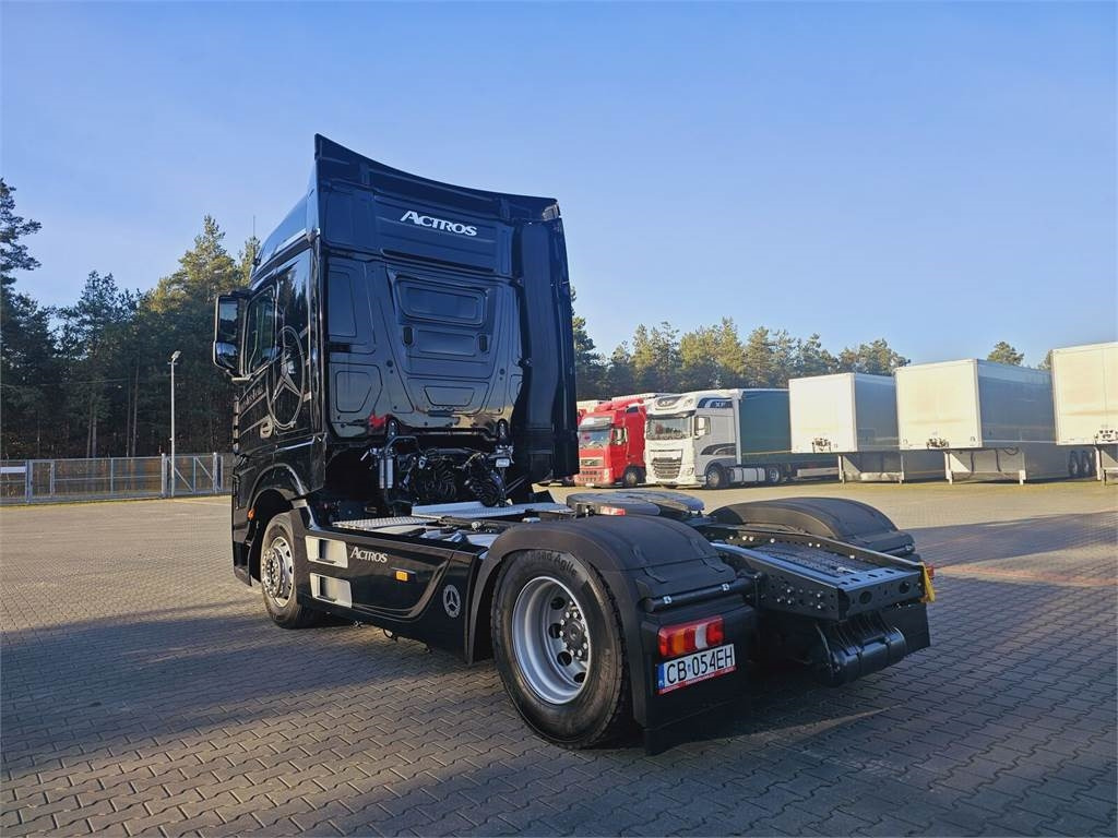 Mercedes-Benz ACTROS 1843 - Vetopöytäauto: kuva Mercedes-Benz ACTROS 1843 - Vetopöytäauto Mercedes-Benz ACTROS 1843 - Vetopöytäauto: kuva Mercedes-Benz ACTROS 1843 - Vetopöytäauto
