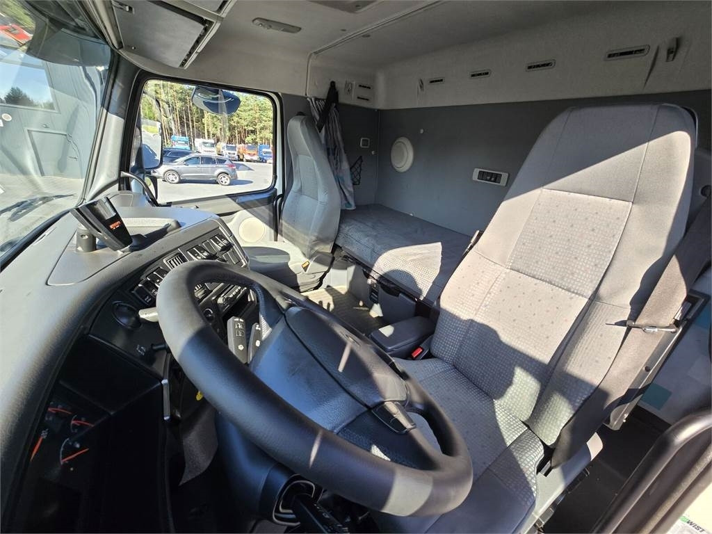 Volvo Disab Centurion vacuum suction loader - Puhtaanpitoauto: kuva Volvo Disab Centurion vacuum suction loader - Puhtaanpitoauto Volvo Disab Centurion vacuum suction loader - Puhtaanpitoauto: kuva Volvo Disab Centurion vacuum suction loader - Puhtaanpitoauto