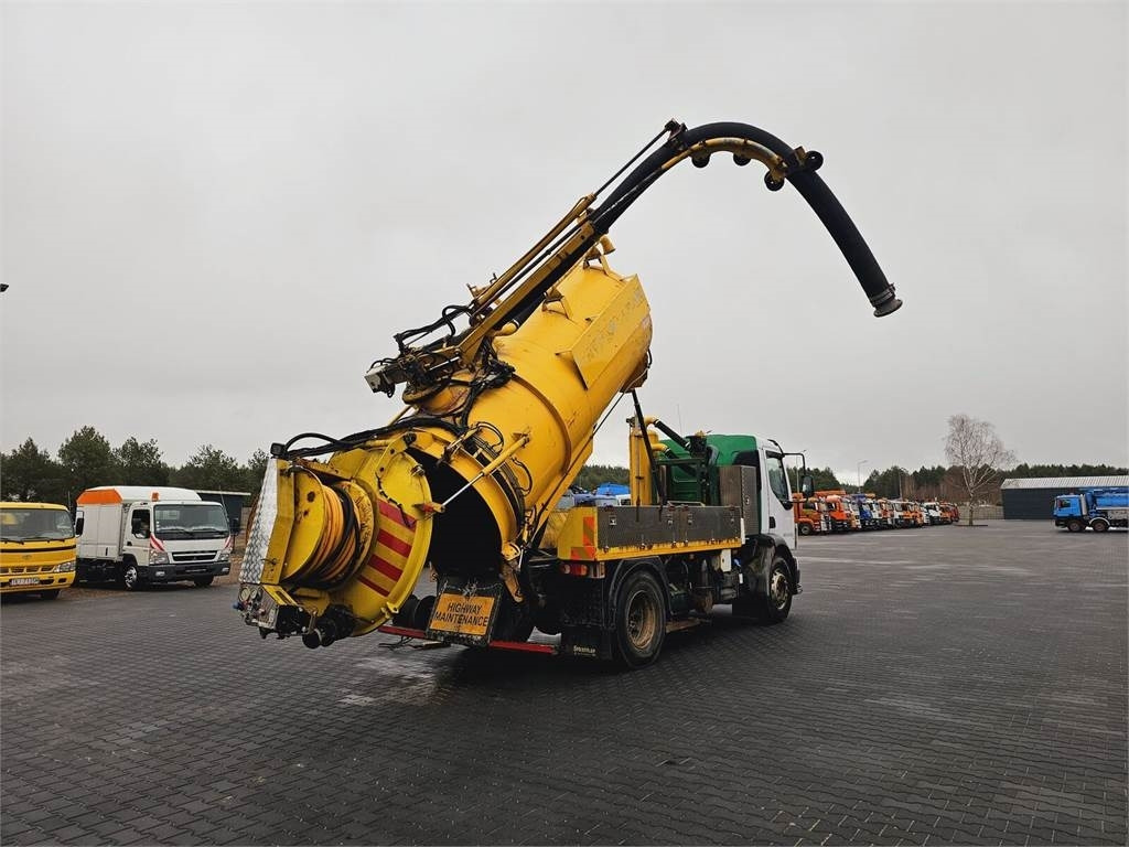 Volvo FULLER TANKERS 2008 WUKO for collecting liquid was - Puhtaanpitoauto: kuva Volvo FULLER TANKERS 2008 WUKO for collecting liquid was - Puhtaanpitoauto Volvo FULLER TANKERS 2008 WUKO for collecting liquid was - Puhtaanpitoauto: kuva Volvo FULLER TANKERS 2008 WUKO for collecting liquid was - Puhtaanpitoauto