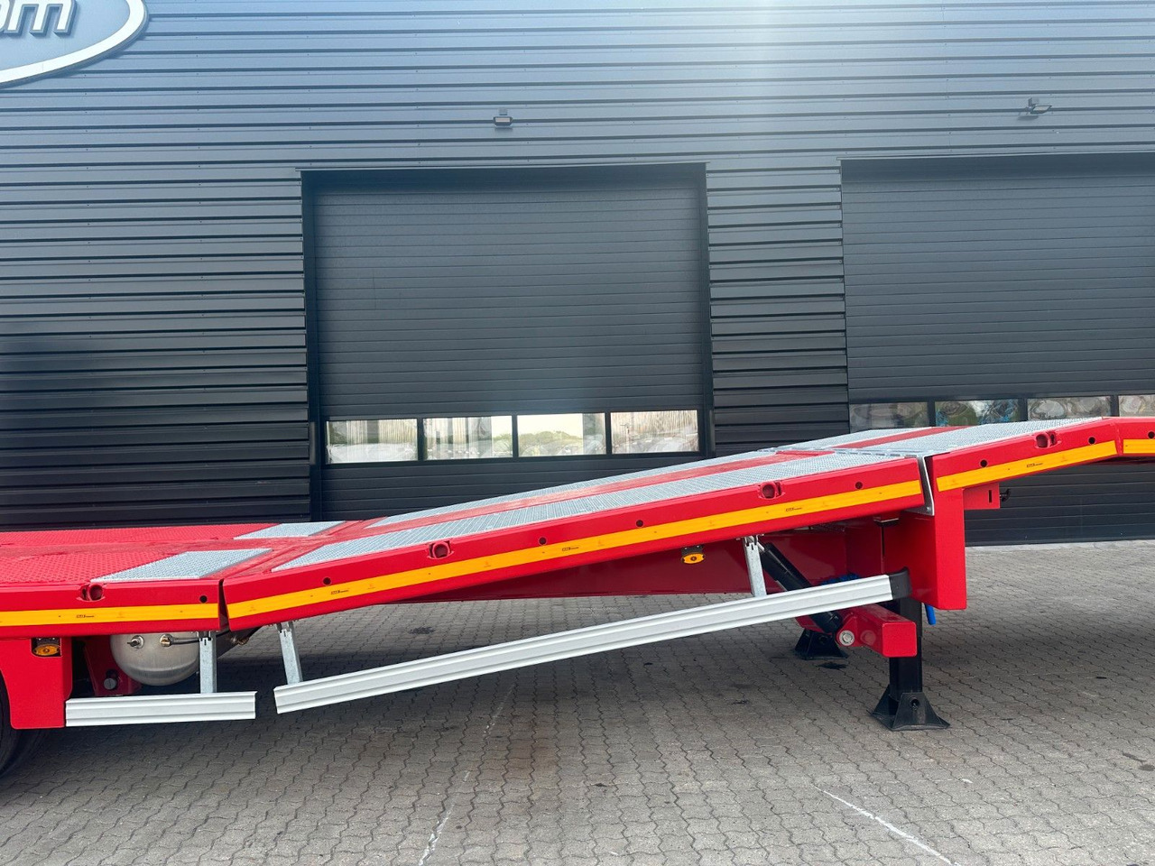 Faymonville MAX100 3 achs tieflader / Hebeboden - Apuvaunu puoliperävaunu: kuva Faymonville MAX100 3 achs tieflader / Hebeboden - Apuvaunu puoliperävaunu Faymonville MAX100 3 achs tieflader / Hebeboden - Apuvaunu puoliperävaunu: kuva Faymonville MAX100 3 achs tieflader / Hebeboden - Apuvaunu puoliperävaunu