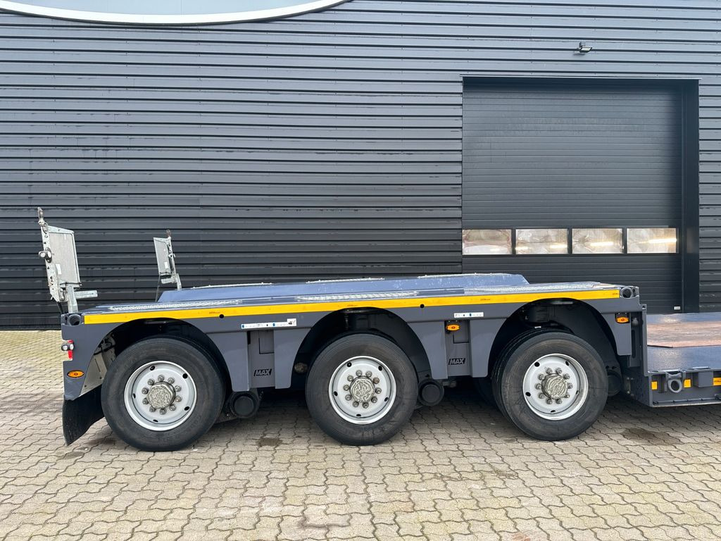 Faymonville Maxtrailer 3 achs. tiefbett / Pendelachsen - Apuvaunu puoliperävaunu: kuva Faymonville Maxtrailer 3 achs. tiefbett / Pendelachsen - Apuvaunu puoliperävaunu Faymonville Maxtrailer 3 achs. tiefbett / Pendelachsen - Apuvaunu puoliperävaunu: kuva Faymonville Maxtrailer 3 achs. tiefbett / Pendelachsen - Apuvaunu puoliperävaunu