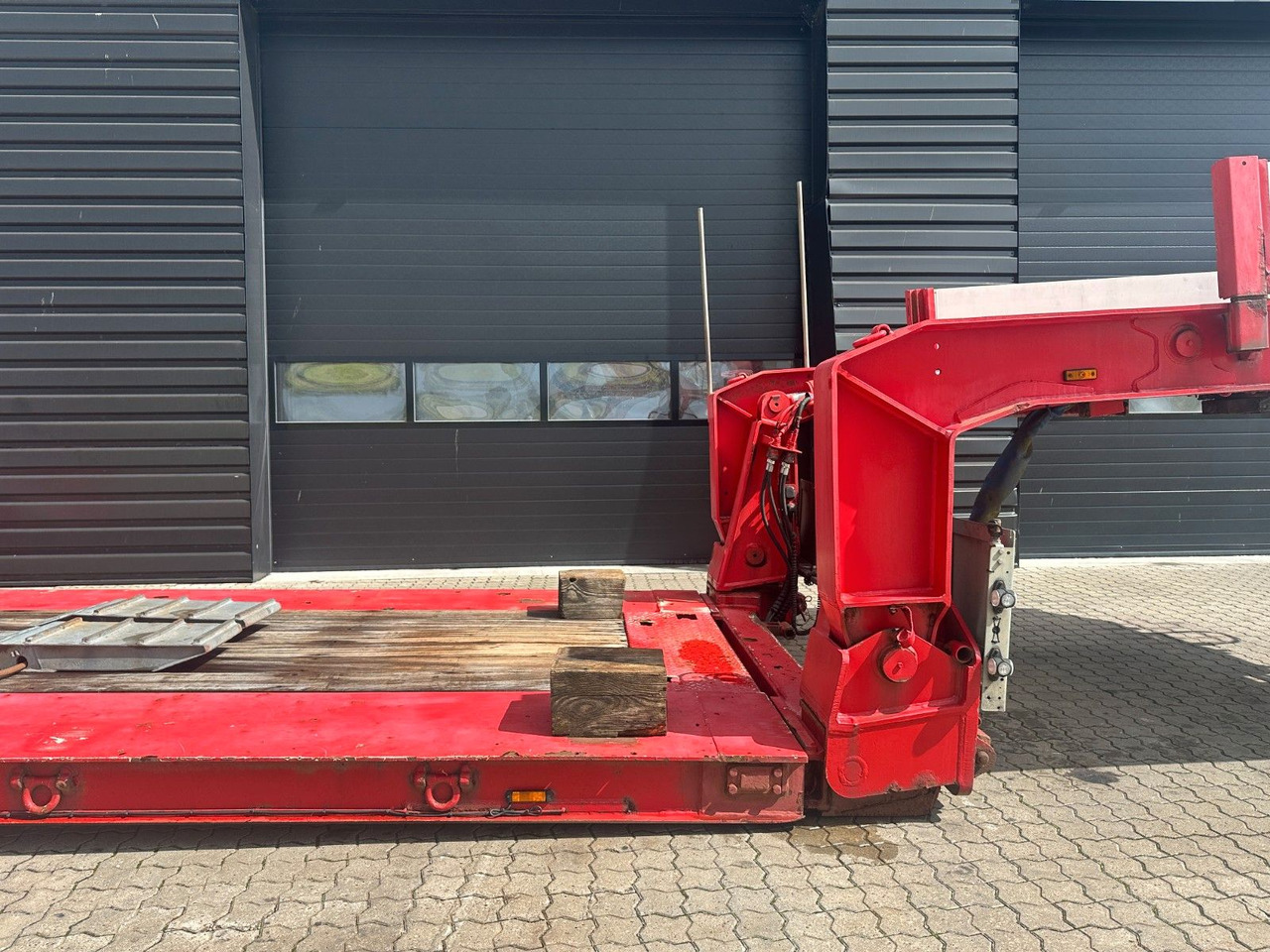 Faymonville Megamax 2 achs. tiefbett - Apuvaunu puoliperävaunu: kuva Faymonville Megamax 2 achs. tiefbett - Apuvaunu puoliperävaunu Faymonville Megamax 2 achs. tiefbett - Apuvaunu puoliperävaunu: kuva Faymonville Megamax 2 achs. tiefbett - Apuvaunu puoliperävaunu