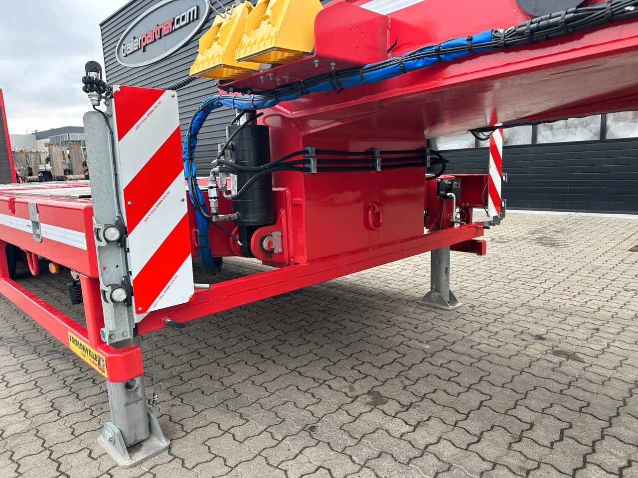 Uusi Apuvaunu puoliperävaunu Faymonville Multimax 7 achs. tieflader / 2 x ausziehbar Faymonville Multimax 7 achs. tieflader / 2 x ausziehbar: kuva Uusi Apuvaunu puoliperävaunu Faymonville Multimax 7 achs. tieflader / 2 x ausziehbar Faymonville Multimax 7 achs. tieflader / 2 x ausziehbar