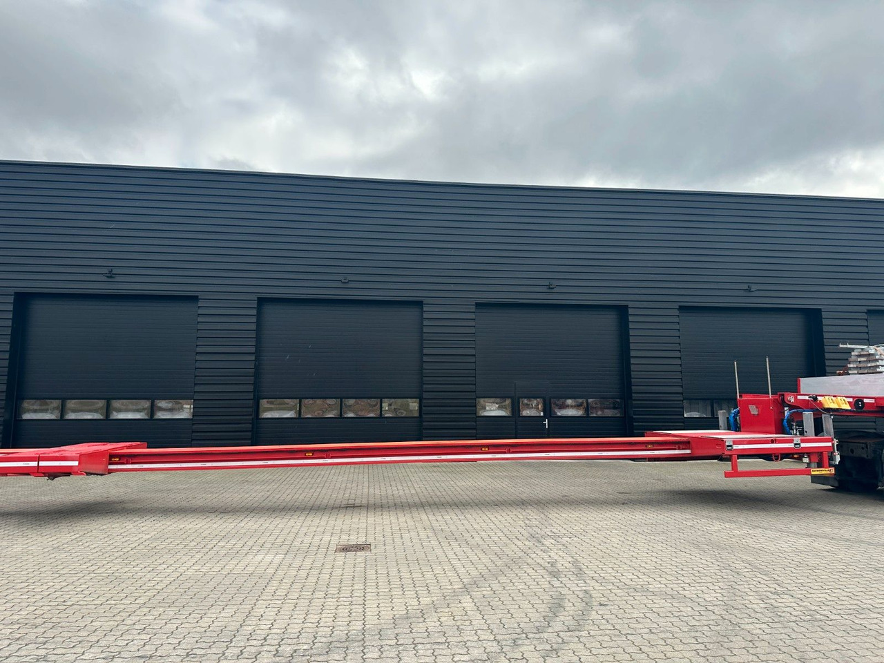 Uusi Apuvaunu puoliperävaunu Faymonville Multimax 7 achs. tieflader / 2 x ausziehbar Faymonville Multimax 7 achs. tieflader / 2 x ausziehbar: kuva Uusi Apuvaunu puoliperävaunu Faymonville Multimax 7 achs. tieflader / 2 x ausziehbar Faymonville Multimax 7 achs. tieflader / 2 x ausziehbar