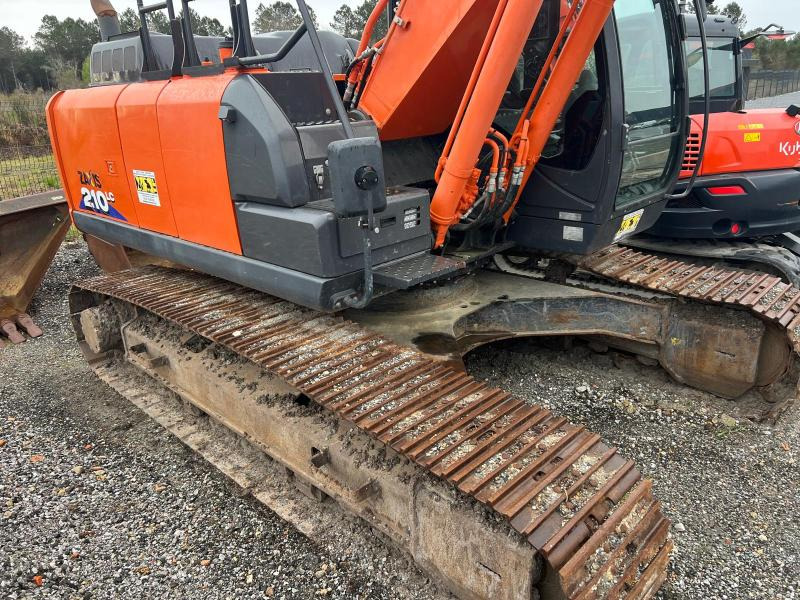 Hitachi ZX210LC 6 - Telakaivukone: kuva Hitachi ZX210LC 6 - Telakaivukone Hitachi ZX210LC 6 - Telakaivukone: kuva Hitachi ZX210LC 6 - Telakaivukone